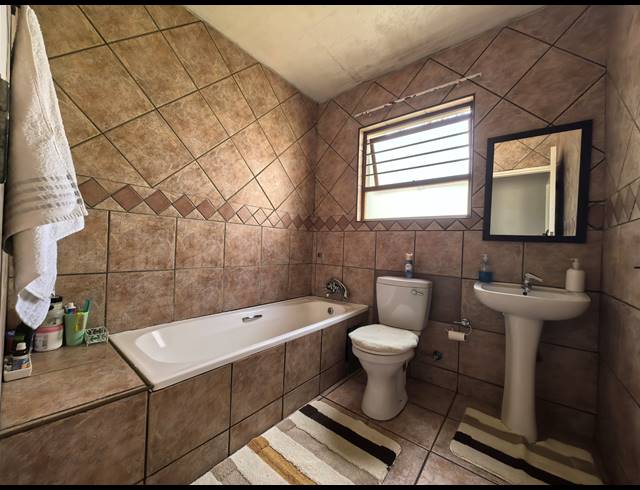 2 BEDROOM TOWNHOUSE FOR SALE IN SHARONLEA